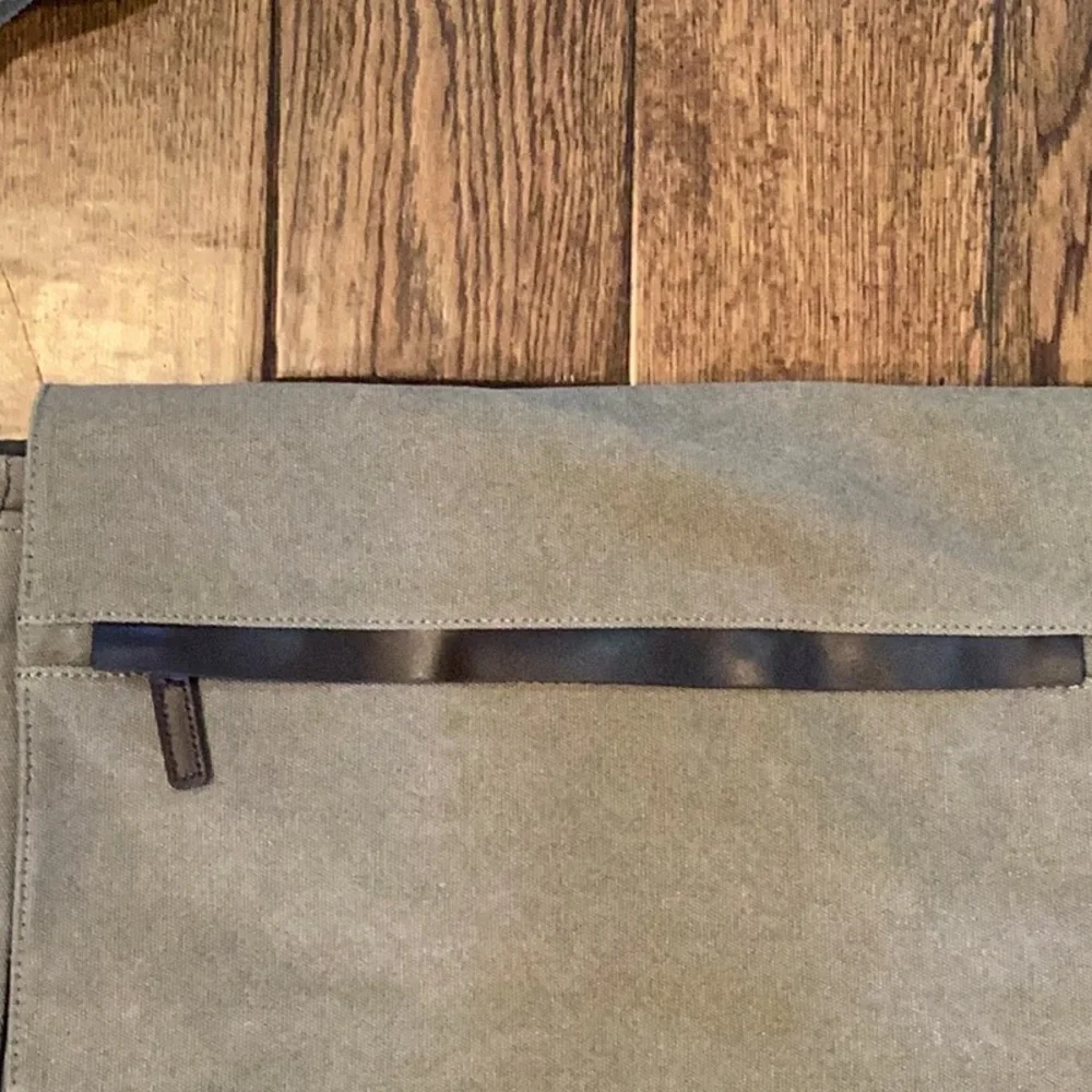 Ritelle Khaki Large Messenger Bag - Picture 3 of 11